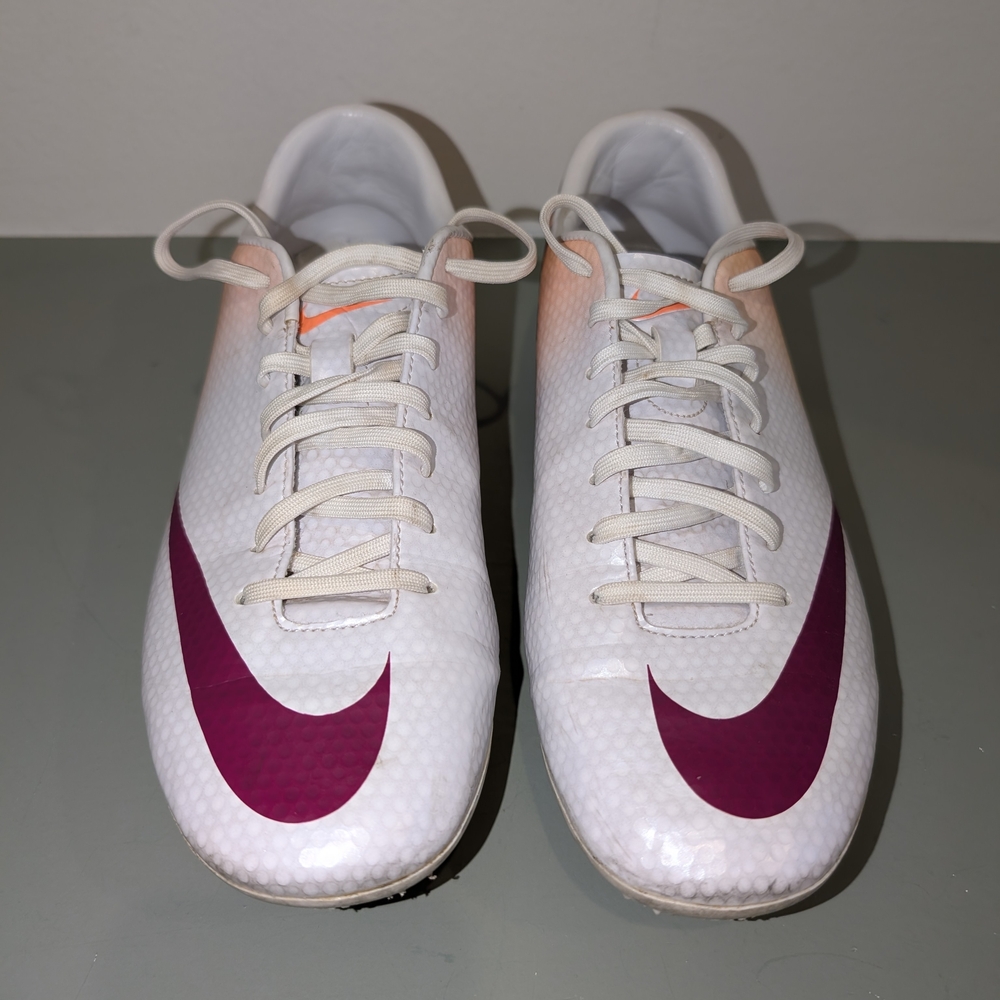 Nike White Athletic Shoes with Maroon Swoosh